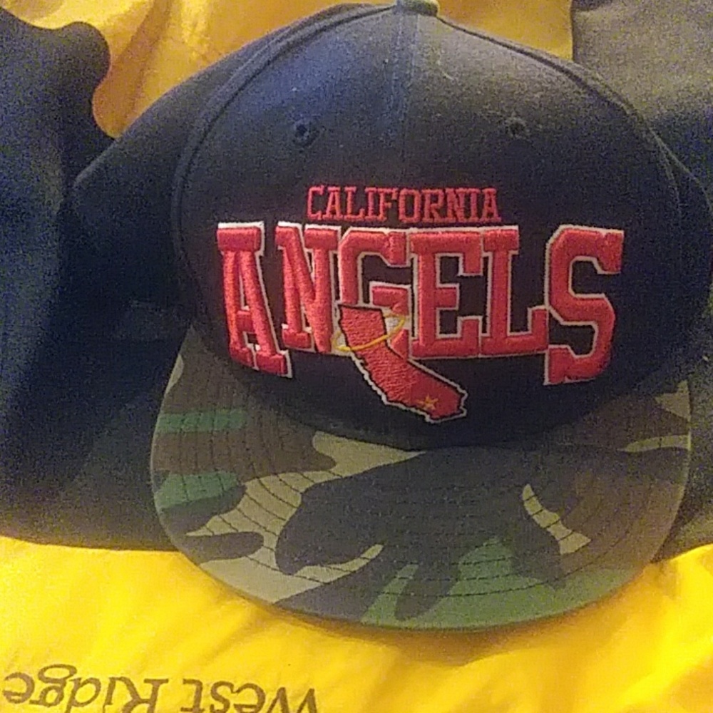 New era .ca.angels hat w/camo bill